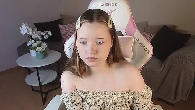 Sweetie Hope online show from 11-08-25, 04:43