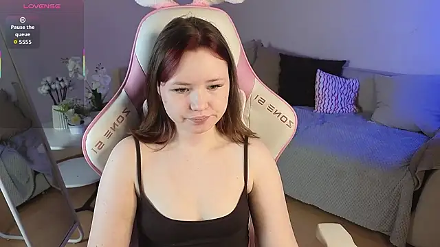 Snapshot of Sweetie_Hope chatting on 02-27-26, 04:40 Sweetie Hope online show from 02-27-26, 04:40