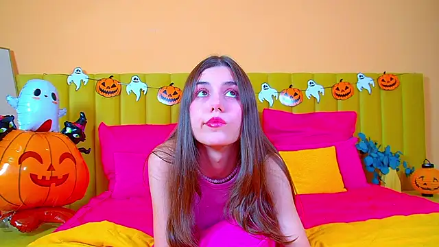 ArianaAllens online show from 10-24-25, 06:12