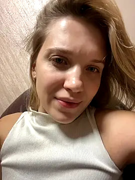Snapshot of AlisaMyers chatting on 10-02-25, 07:06 AlisaMyers online show from 10-02-25, 07:06