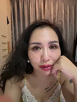 Snapshot of Susu-Asia chatting on 09-16-25, 12:28 Susu-Asia online show from 09-16-25, 12:28