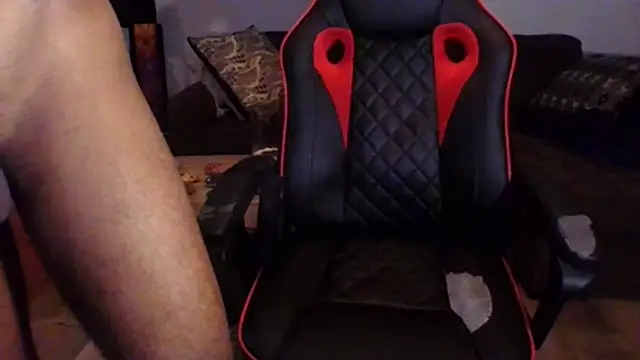 Snapshot of couple2612 chatting on 11-17-25, 05:17 couple2612 online show from 11-17-25, 05:17