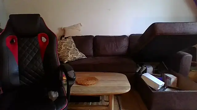 Snapshot of couple2612 chatting on 10-14-25, 01:23 couple2612 online show from 10-14-25, 01:23