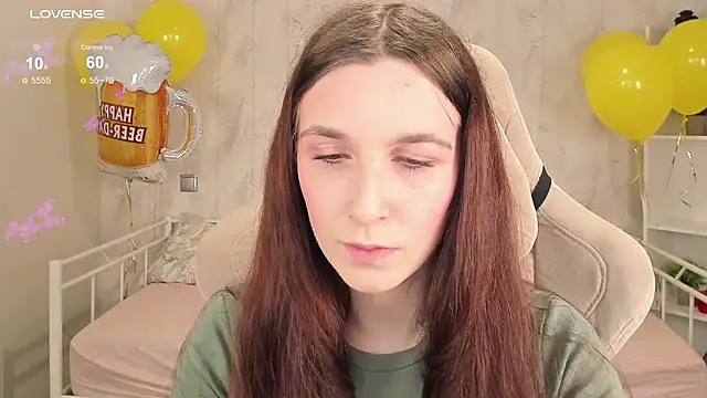 Snapshot of Miss___Eva chatting on 09-22-25, 12:05 Miss Eva online show from 09-22-25, 12:05
