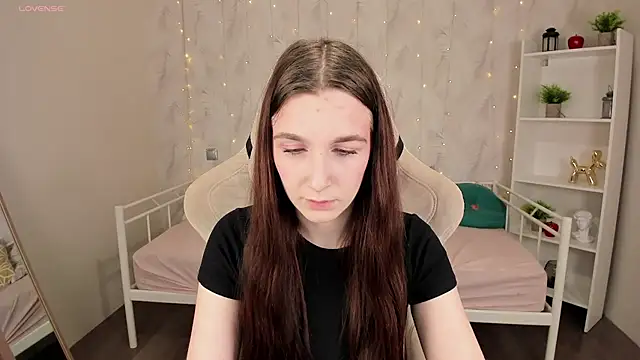 Snapshot of Miss___Eva chatting on 09-16-25, 12:11 Miss Eva online show from 09-16-25, 12:11