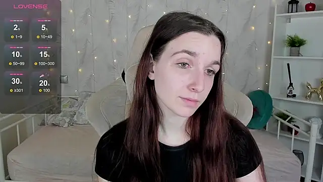 Snapshot of Miss___Eva chatting on 10-10-25, 12:11 Miss Eva online show from 10-10-25, 12:11