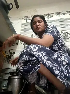 LUCKY cut online show from 03-17-26, 02:47