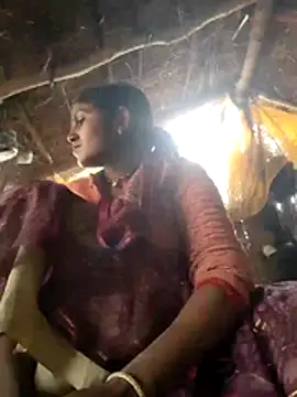 LUCKY cut online show from 11-23-25, 03:27