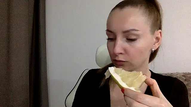 Varnyx online show from 01-16-26, 05:50