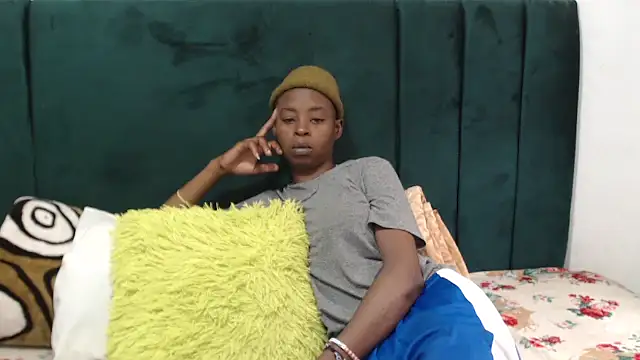 SweetSlenderChoc online show from 01-17-26, 10:08