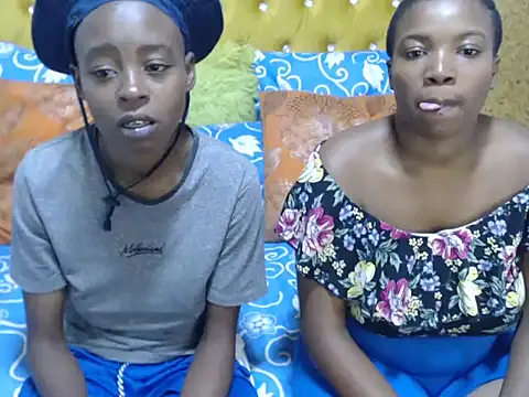 SweetSlenderChoc online show from 02-15-26, 07:35