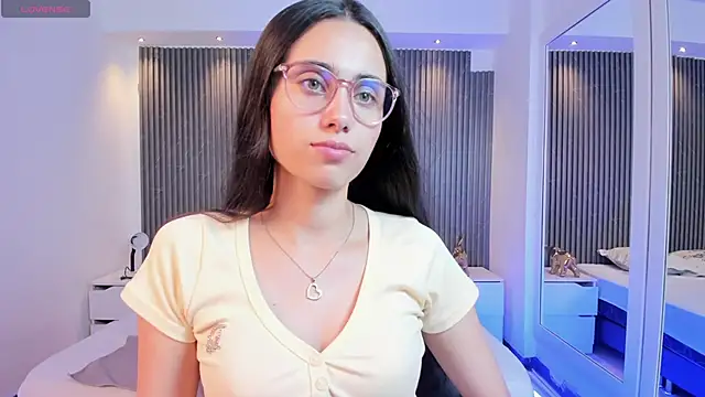 sofiapalacioss online show from 02-28-26, 07:46