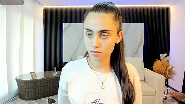 sofiapalacioss online show from 02-16-26, 07:45