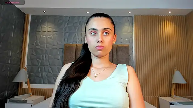 sofiapalacioss online show from 12-19-25, 07:38