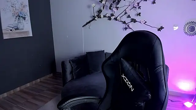 jasmincollin  online show from 04-04-26, 02:07