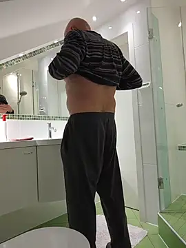 Oldmenhot66 online show from 01-15-26, 05:33