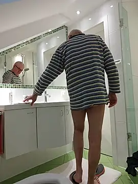 Oldmenhot66 online show from 04-01-26, 04:58