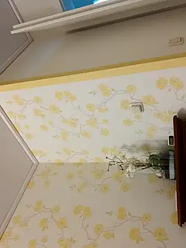 Snapshot of Oldmenhot66 chatting on 09-20-25, 04:45 Oldmenhot66 online show from 09-20-25, 04:45