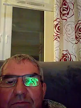 Oldmenhot66 online show from 10-31-25, 06:37