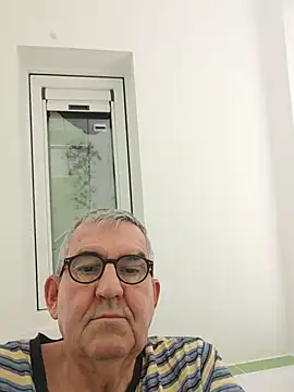 Oldmenhot66 online show from 11-24-25, 05:40