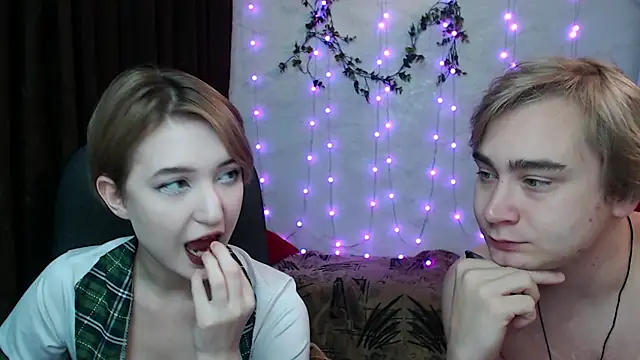 Snapshot of Lust4Money chatting on 11-21-25, 08:30 Lust4Money online show from 11-21-25, 08:30