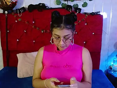 Emiily Johamson online show from 10-22-25, 01:49