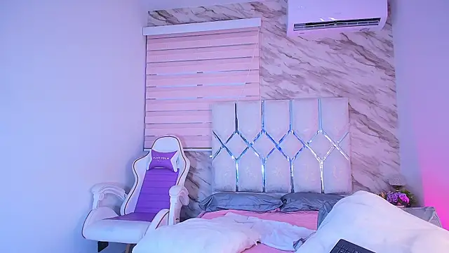 Snapshot of collet_1 chatting on 07-30-26, 11:53 collet 1 online show from 07-30-26, 11:53