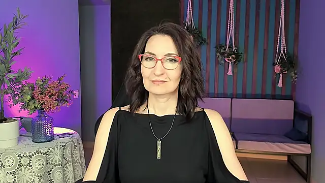 UnaTerra online show from 10-11-25, 05:08