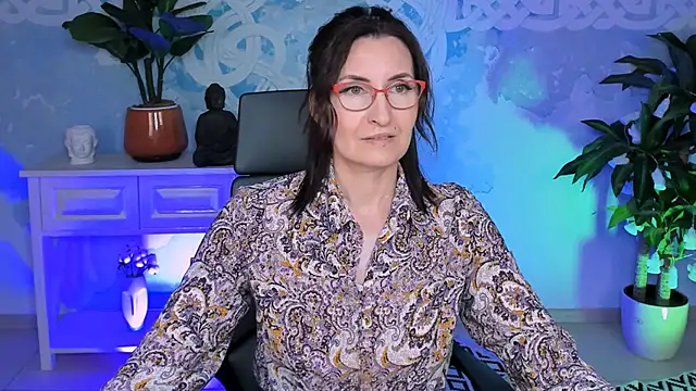 UnaTerra online show from 10-31-25, 09:17