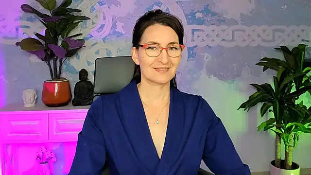 UnaTerra online show from 11-15-25, 05:11