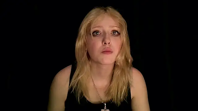 Snapshot of rosy_petal chatting on 10-16-25, 05:54 rosy petal online show from 10-16-25, 05:54