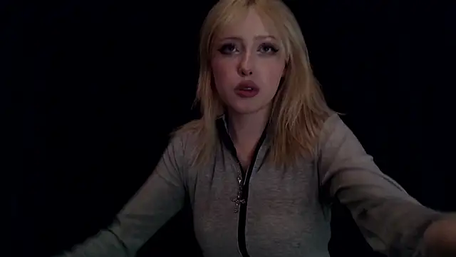 Snapshot of rosy_petal chatting on 10-16-25, 05:27 rosy petal online show from 10-16-25, 05:27