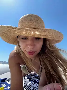 ItalianGirl online show from 06-21-26, 12:33