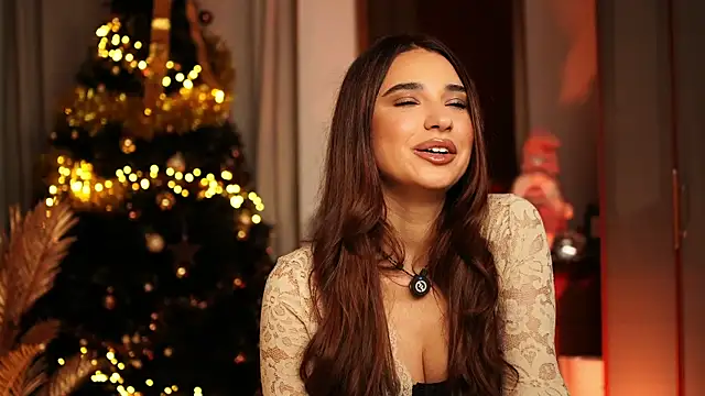 ItalianGirl online show from 12-15-25, 08:47