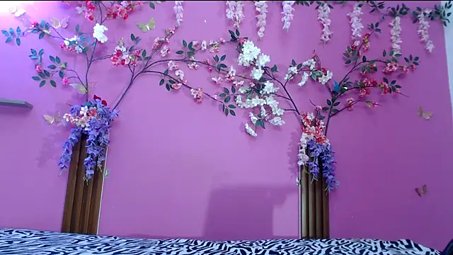 Snapshot of skinnysofia18 chatting on 05-23-26, 02:27 skinnysofia18 online show from 05-23-26, 02:27