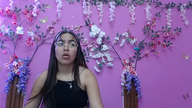 skinnysofia18 online show from 02-14-26, 01:11