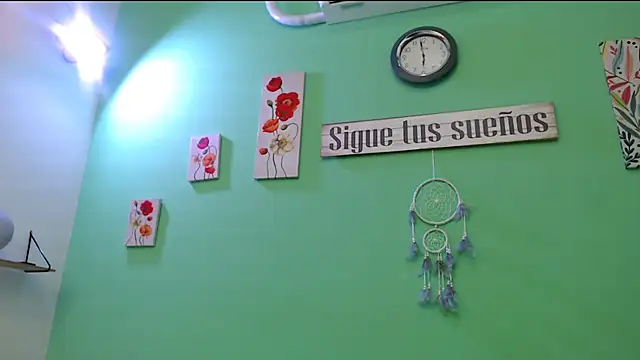 skinnysofia18 online show from 02-19-26, 01:30