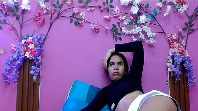 skinnysofia18 online show from 11-02-25, 01:05