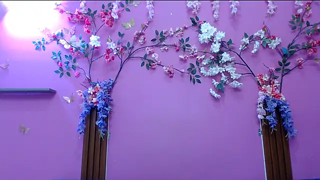 skinnysofia18 online show from 03-08-26, 07:44