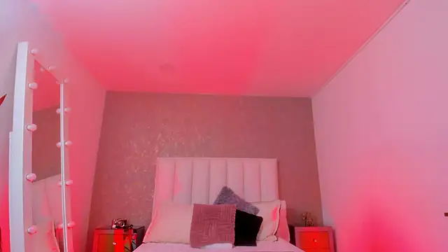 KaylieBrooks online show from 10-31-25, 06:37