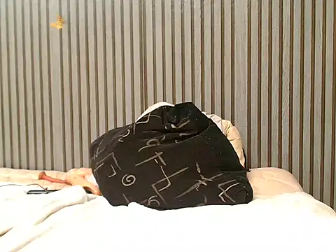 ROYALASS25 online show from 11-22-25, 01:21