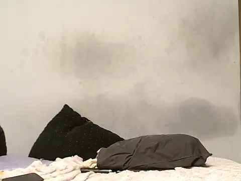 Snapshot of ROYALASS25 chatting on 09-10-25, 04:00 ROYALASS25 online show from 09-10-25, 04:00