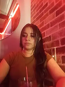 Snapshot of ValerieLove_ chatting on 05-21-26, 11:46 ValerieLove online show from 05-21-26, 11:46