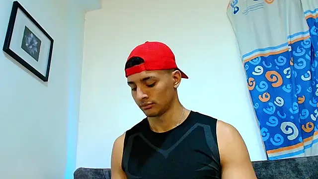 Snapshot of Smith_Fitness chatting on 06-26-26, 01:39 Smith Fitness online show from 06-26-26, 01:39