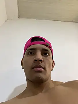 Snapshot of Smith_Fitness chatting on 05-22-26, 03:32 Smith Fitness online show from 05-22-26, 03:32