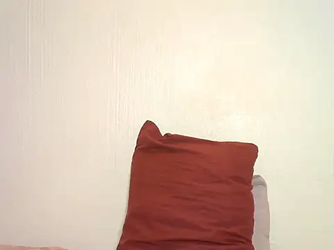 Snapshot of BeautyQueenX22 chatting on 11-12-25, 05:50 BeautyQueenX22 online show from 11-12-25, 05:50
