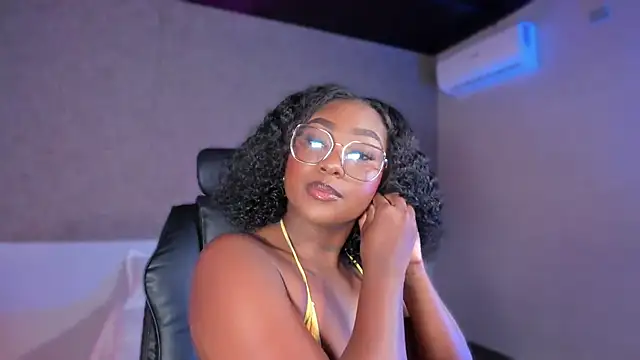 Kishalove  online show from 10-30-25, 10:24