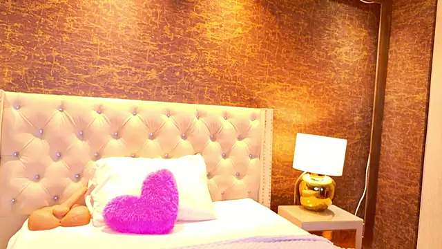 Snapshot of Kishalove_ chatting on 06-10-26, 04:57 Kishalove online show from 06-10-26, 04:57