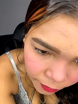 Snapshot of Lina_em chatting on 10-09-25, 01:22 Lina em online show from 10-09-25, 01:22
