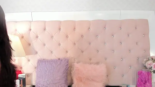 CaterinaRomano online show from 03-25-26, 07:02